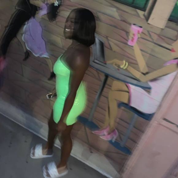 Meet your Posher, Toya - Picture 1 of 1